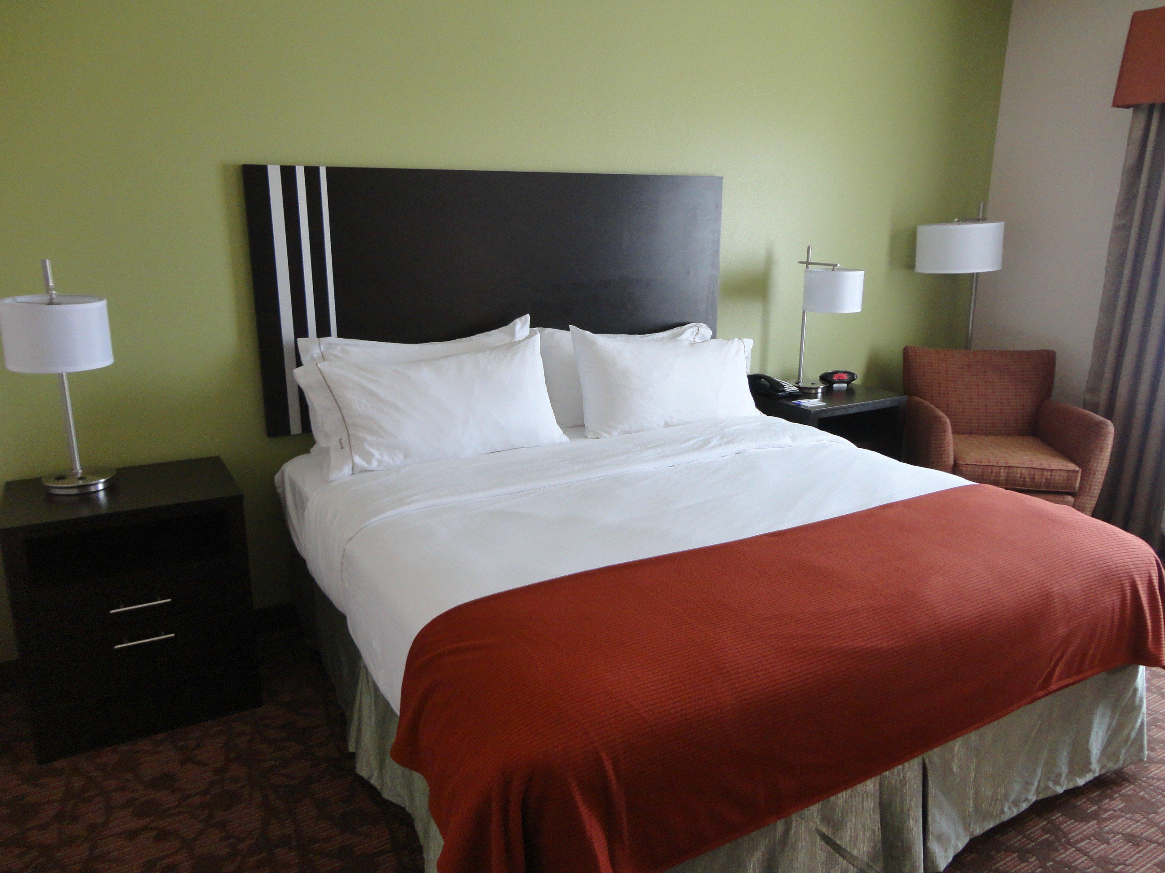 Holiday Inn Express Kenedy By Ihg Exterior photo