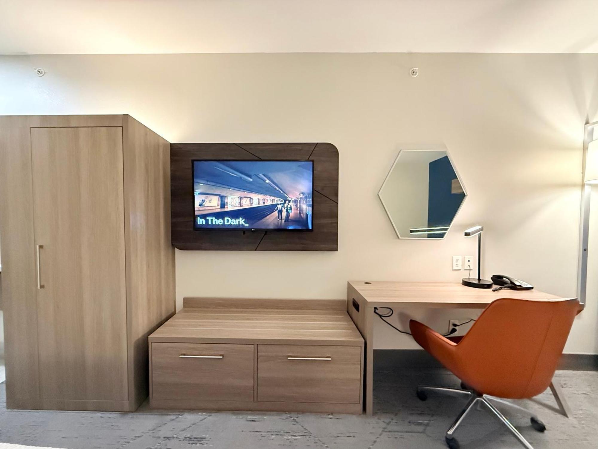 Holiday Inn Express Kenedy By Ihg Exterior photo